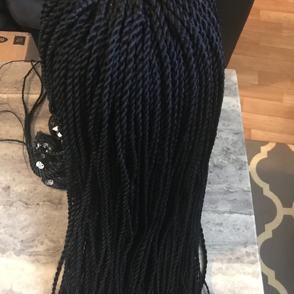 Braided wig - Picture 4 of 4